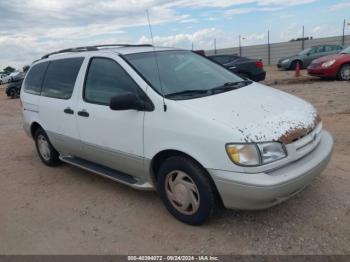  Salvage Toyota Sienna