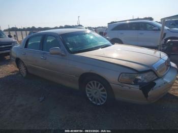  Salvage Lincoln Towncar