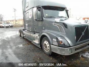  Salvage Volvo Vnl