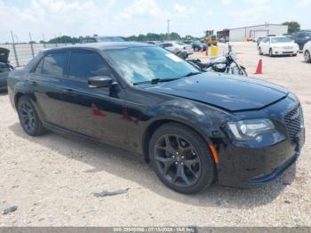  Salvage Chrysler 300