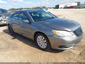  Salvage Chrysler 200