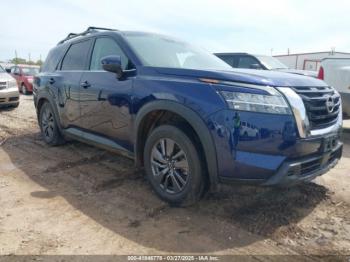  Salvage Nissan Pathfinder