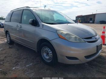  Salvage Toyota Sienna