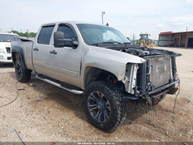  Salvage Chevrolet Silverado 2500