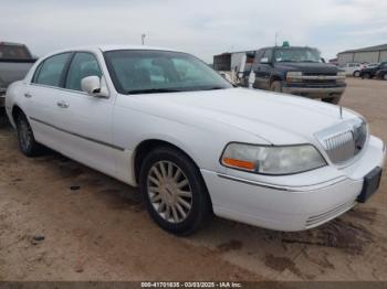  Salvage Lincoln Towncar