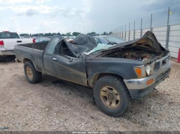  Salvage Toyota Pickup