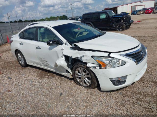  Salvage Nissan Altima