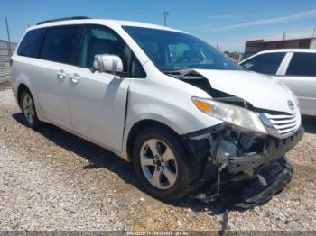  Salvage Toyota Sienna