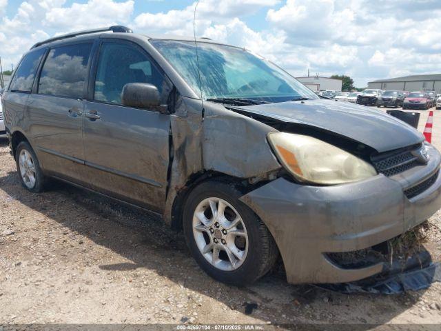 Salvage Toyota Sienna