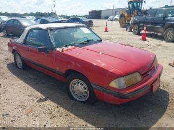  Salvage Ford Mustang