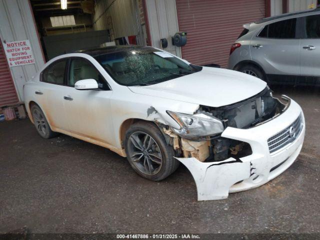  Salvage Nissan Maxima