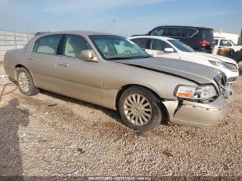  Salvage Lincoln Towncar