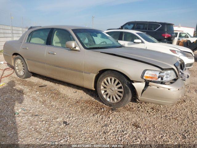  Salvage Lincoln Towncar