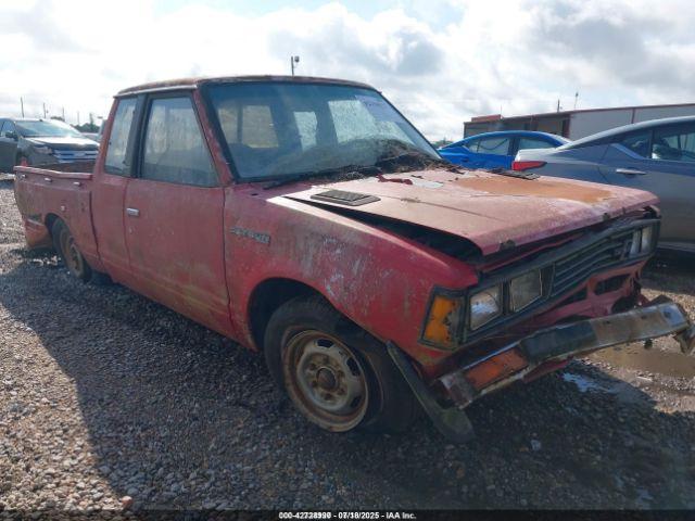  Salvage Datsun 720