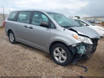  Salvage Toyota Sienna