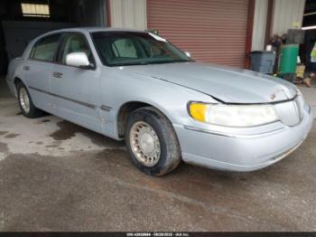  Salvage Lincoln Towncar