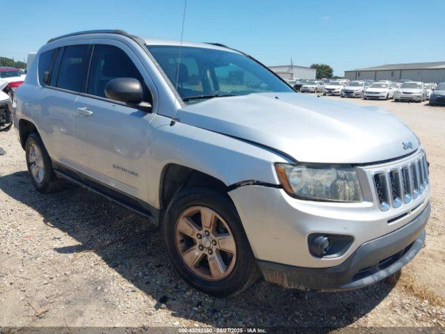  Salvage Jeep Compass