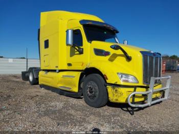  Salvage Peterbilt 579