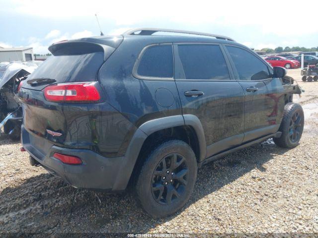 Jeep Cherokee Trailhawk Image 3