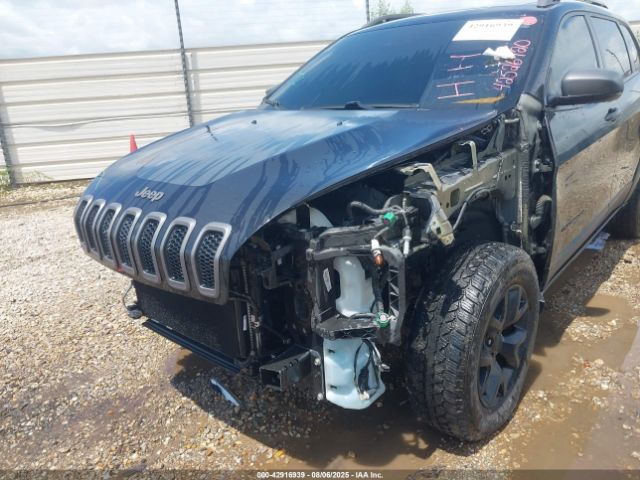 Jeep Cherokee Trailhawk Image 2