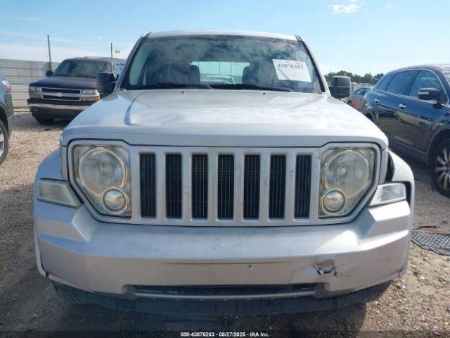 Jeep Liberty Sport Image 14