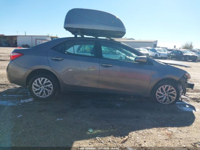 Toyota Corolla Le Image 10