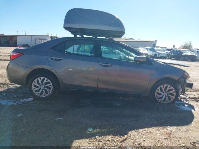 Toyota Corolla Le Image 10