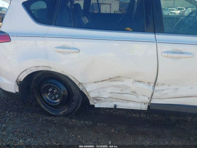 Toyota RAV4 Xle Image 11