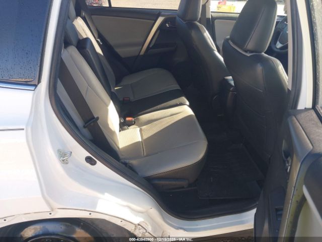 Toyota RAV4 Xle Image 16