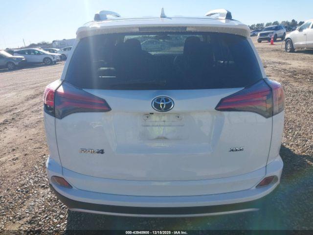 Toyota RAV4 Xle Image 3