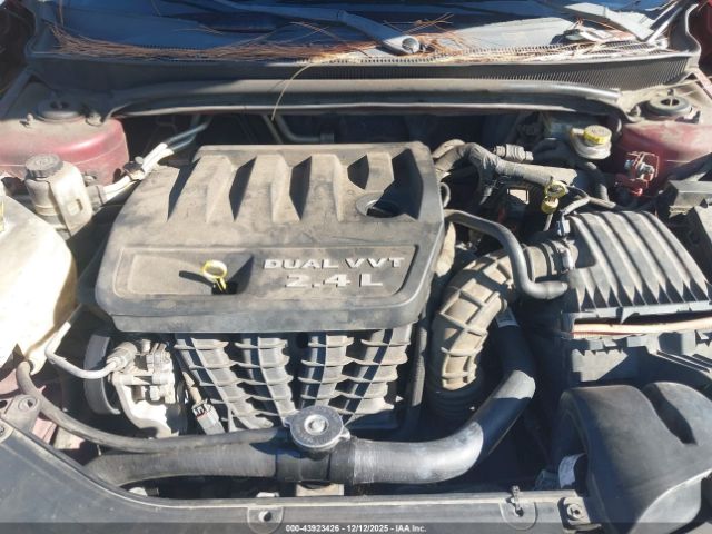 Chrysler 200 Lx Image 6