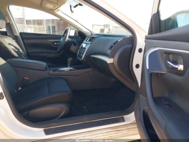 Nissan Altima 2.5 S Image 4