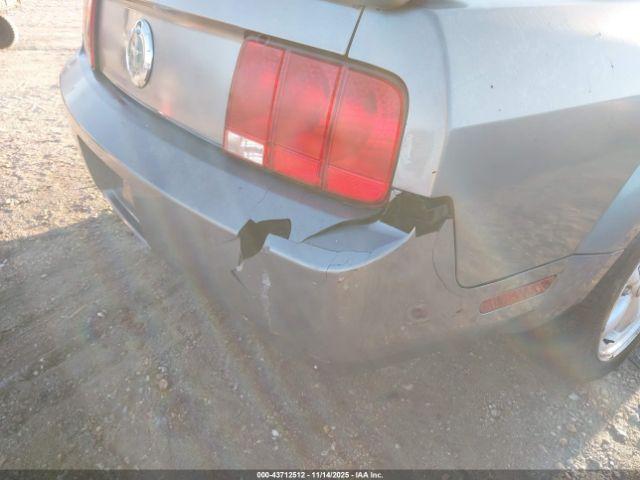 Ford Mustang Image 5