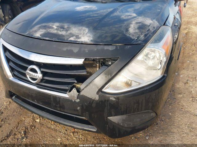 Nissan Versa 1.6 S+ Image 8