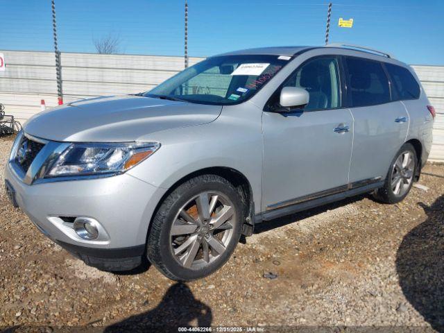 Nissan Pathfinder Platinum Image 4