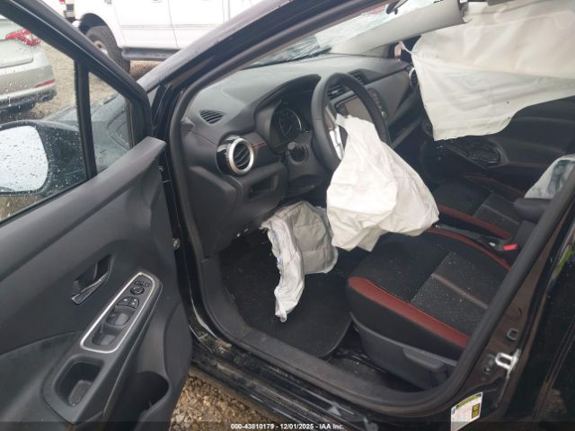 Nissan Versa 1.6 Sr Image 5