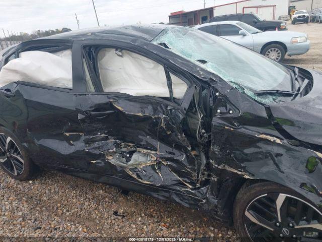 Nissan Versa 1.6 Sr Image 16