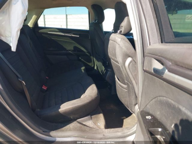 Ford Fusion Se Image 6