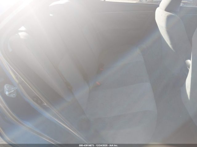 Toyota Corolla L Image 12