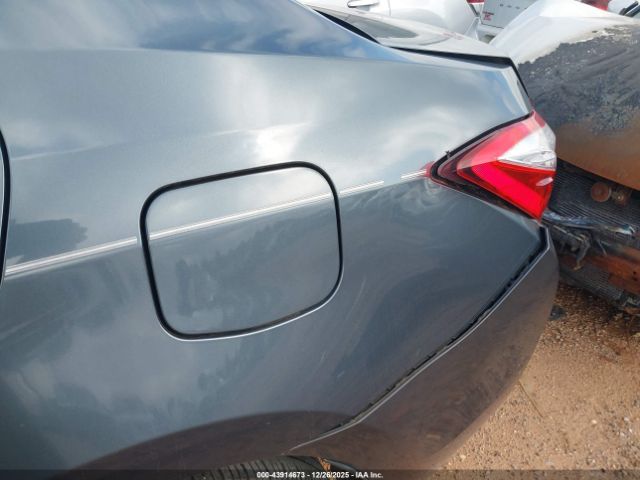 Toyota Corolla L Image 5