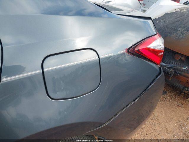 Toyota Corolla L Image 5