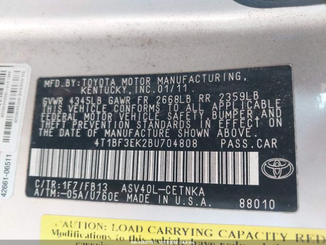 Toyota Camry Le Image 4