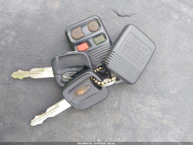 Ford Thunderbird Image 3