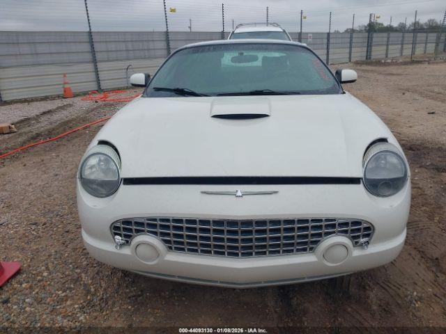 Ford Thunderbird Image 16