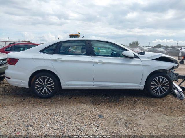 Volkswagen Jetta Image 2