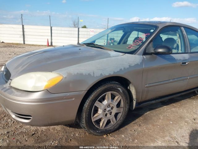 Ford Taurus Se Image 4